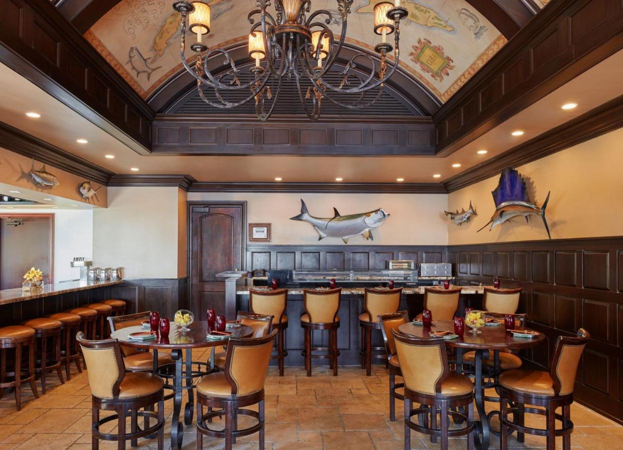 Cheeca Lodge & Spa Islamorada Exteriör bild The interior of the restaurant