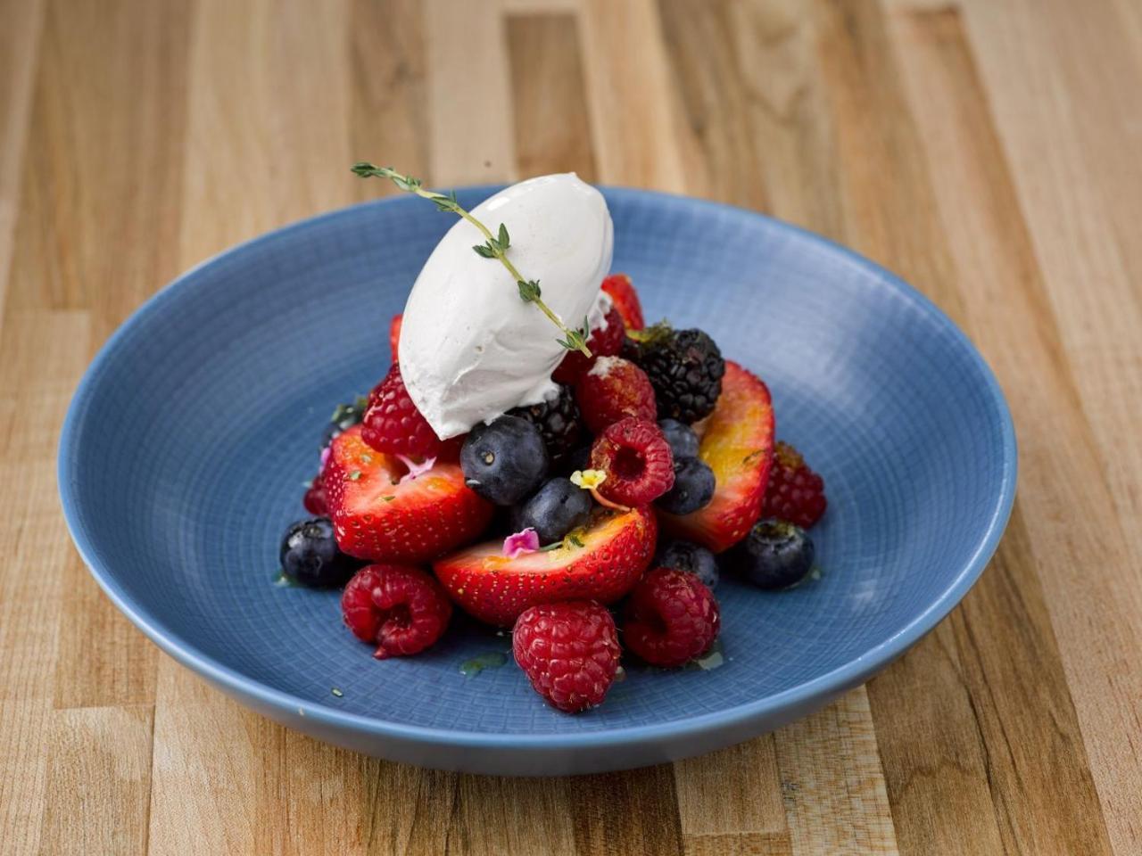 Cheeca Lodge & Spa Islamorada Exteriör bild A fruit salad with yoghurt