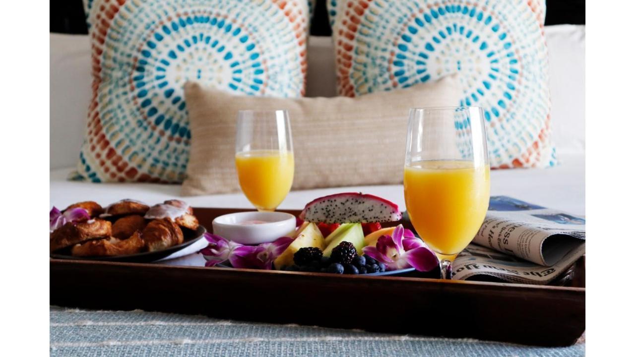 Cheeca Lodge & Spa Islamorada Exteriör bild A breakfast tray