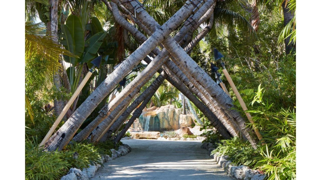 Cheeca Lodge & Spa Islamorada Exteriör bild Entrance to the Palm Beach Zoo